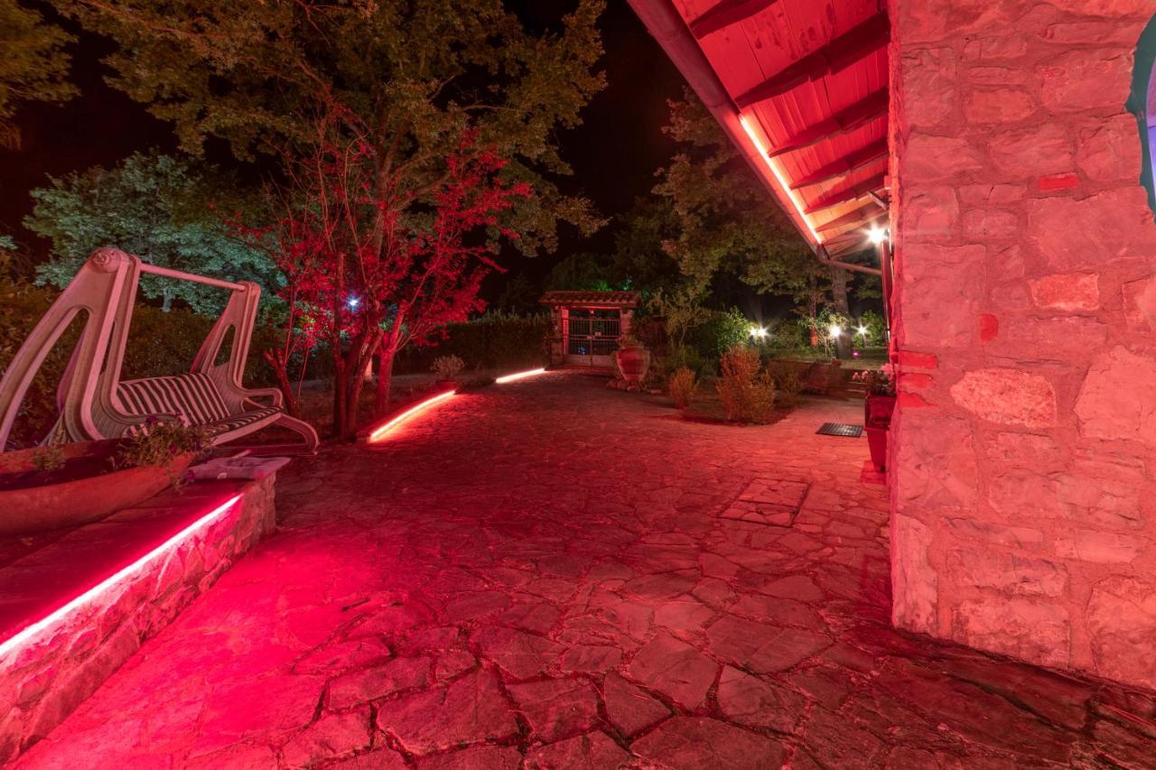 Villa Bog - Villa Con Piscina E Campo Da Tennis 피에가로 외부 사진