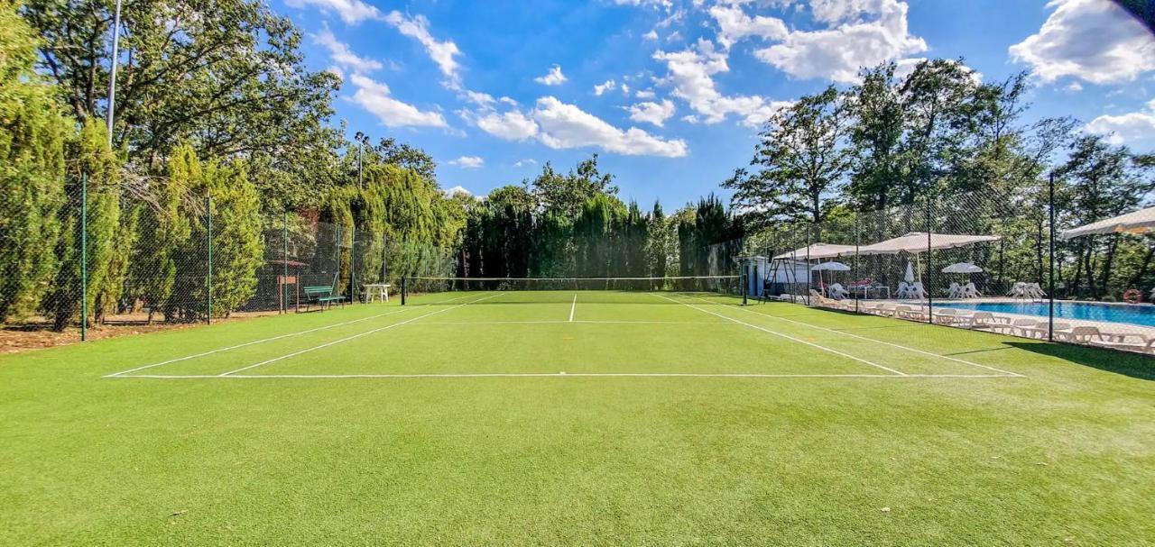 Villa Bog - Villa Con Piscina E Campo Da Tennis 피에가로 외부 사진