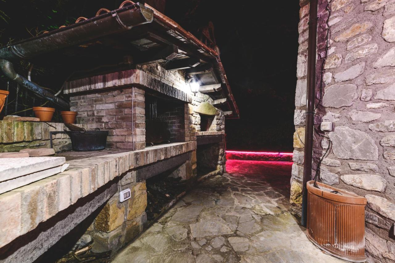 Villa Bog - Villa Con Piscina E Campo Da Tennis 피에가로 외부 사진