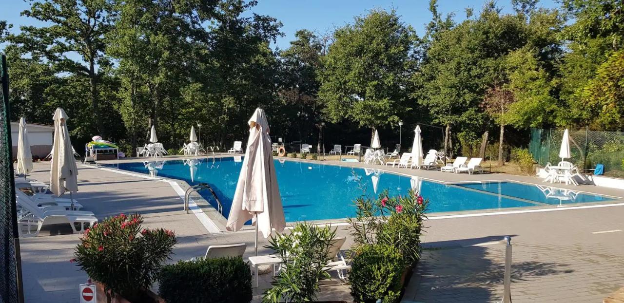 Villa Bog - Villa Con Piscina E Campo Da Tennis 피에가로 외부 사진